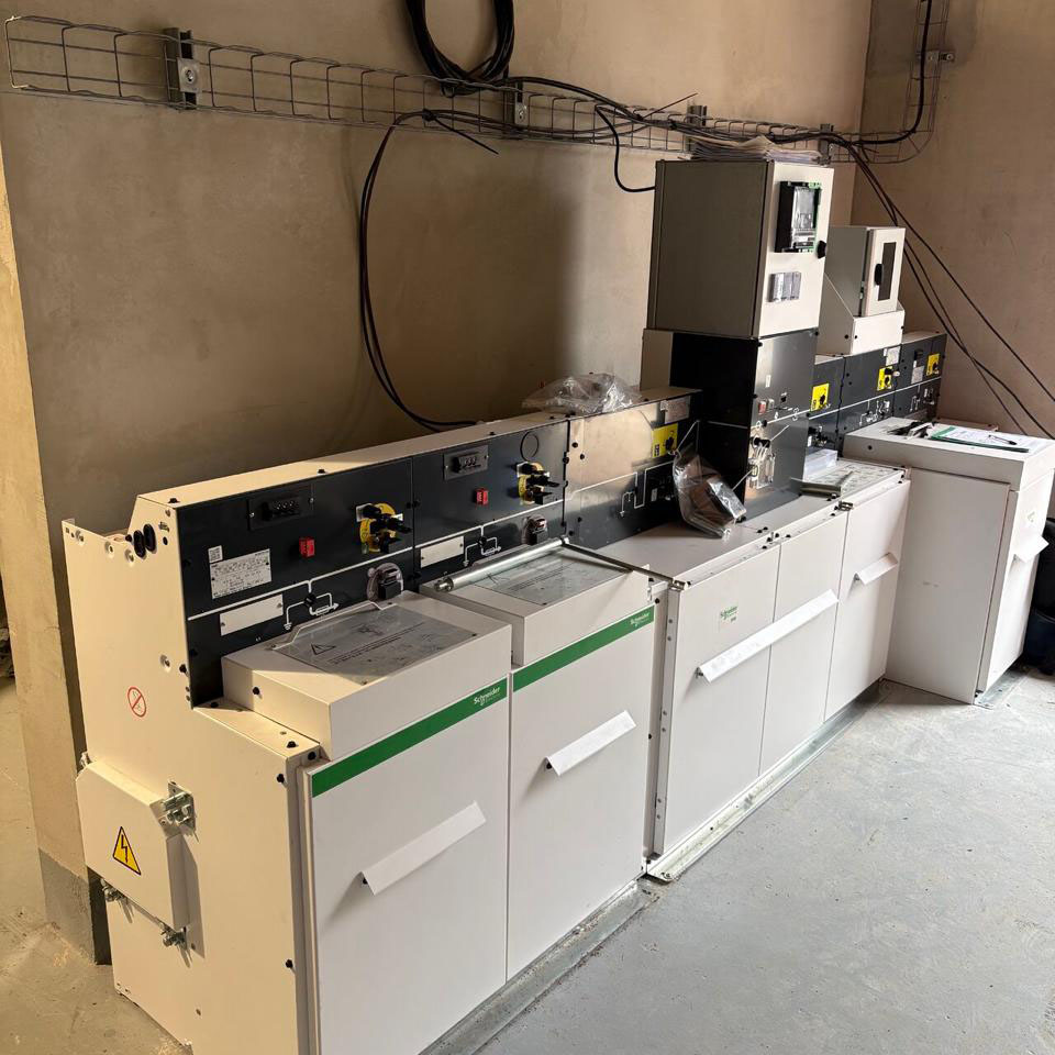 Installations électriques et équipements — solutions clés en main